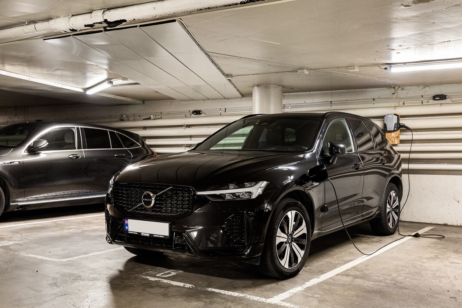 Det medfølger en garasjeplass med el-bil lader - heisadkomst til etasjeplan. Galleribilde