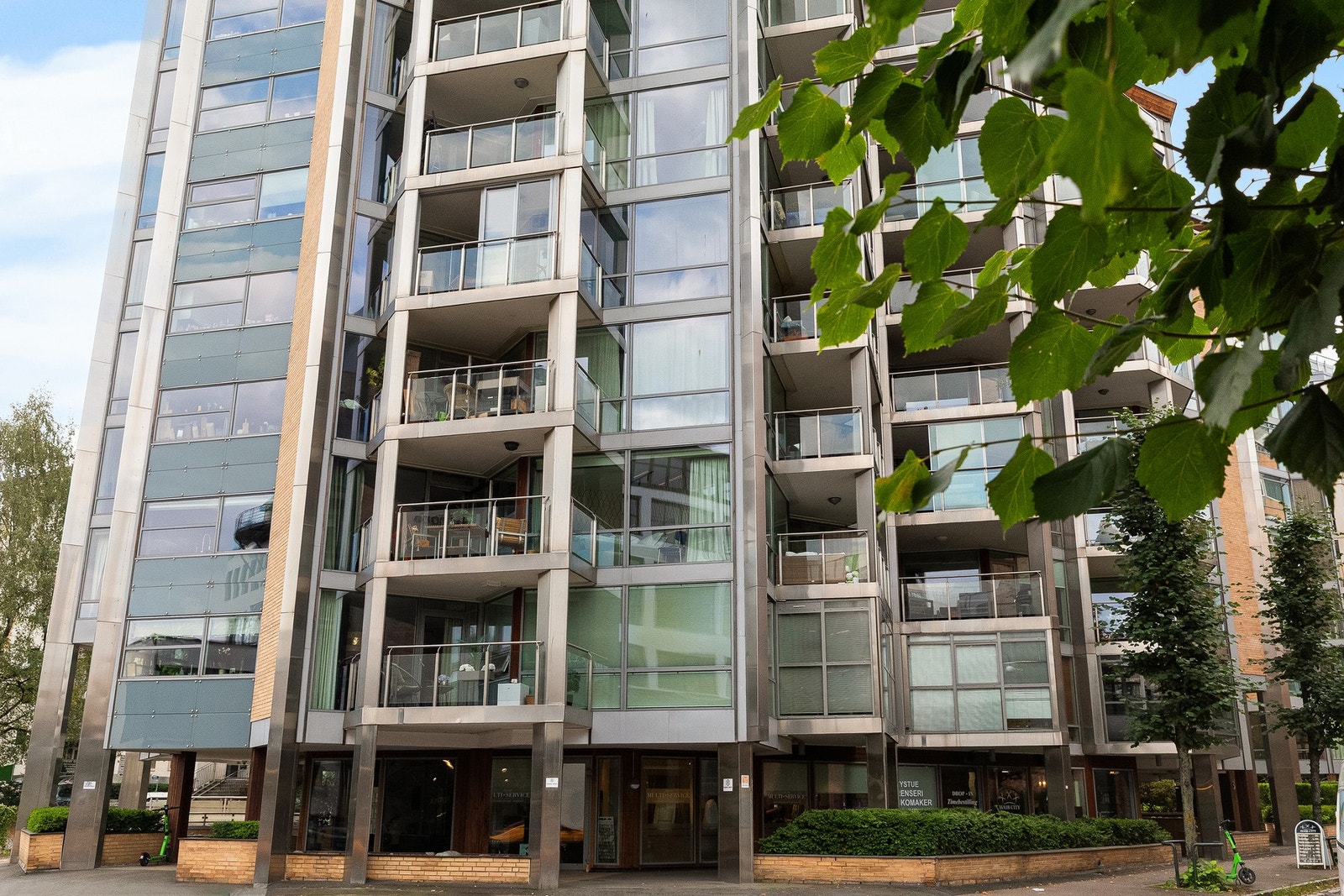 Her bor du i et moderne bygg fra 1998. Galleribilde