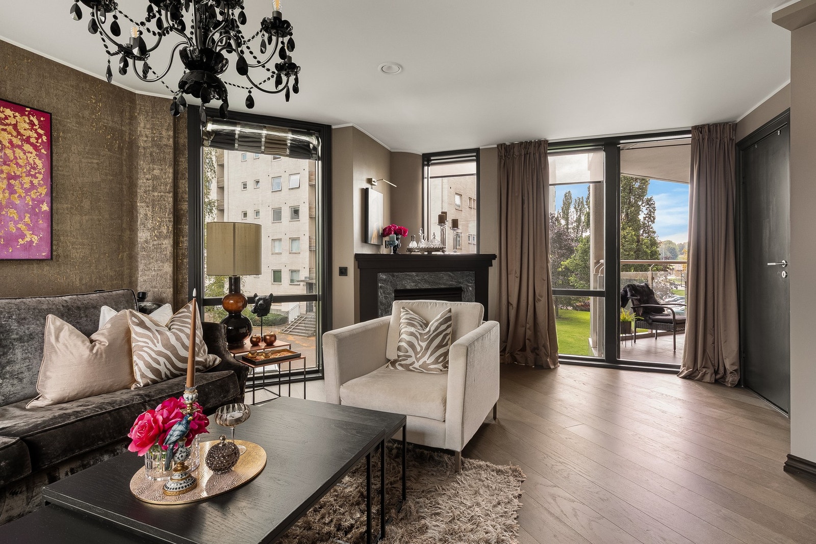 Boligen har Plejd styringssystem som er en enkel og trådløs løsning for styring av belysning. Galleribilde