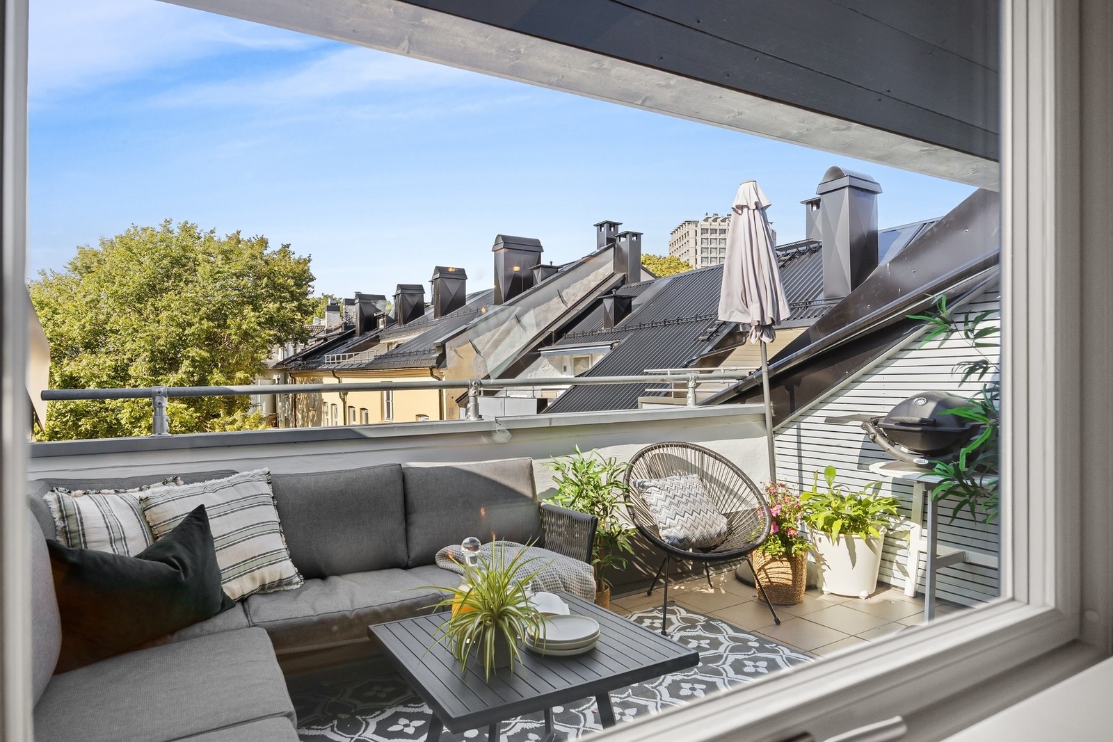 Borettslaget la nytt tak og vinduer i 2024. Galleribilde