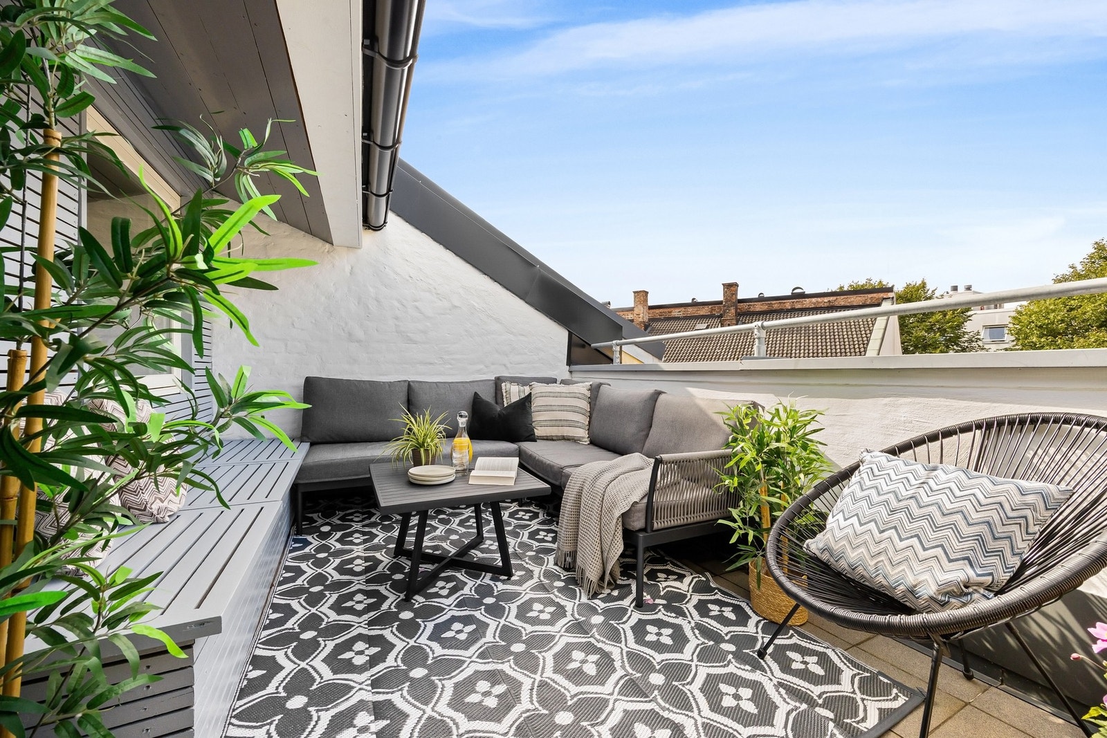 Leiligheten byr på fantastiske uteområder og svært gode solforhold. Galleribilde