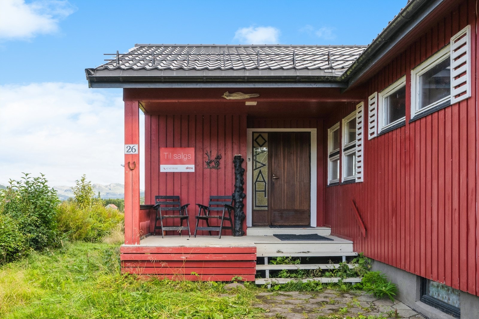 Fra gårdsplass mot inngangsparti Galleribilde