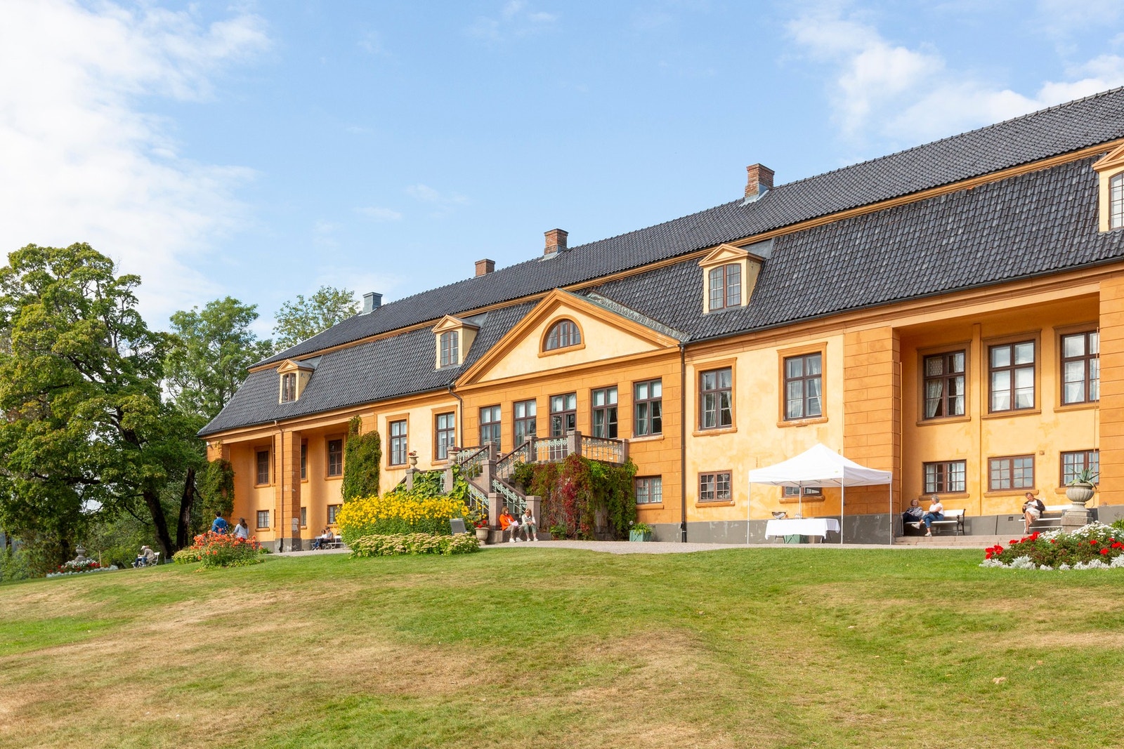 Bogstad gård byr på kafé og aktiviteter for de små. Galleribilde