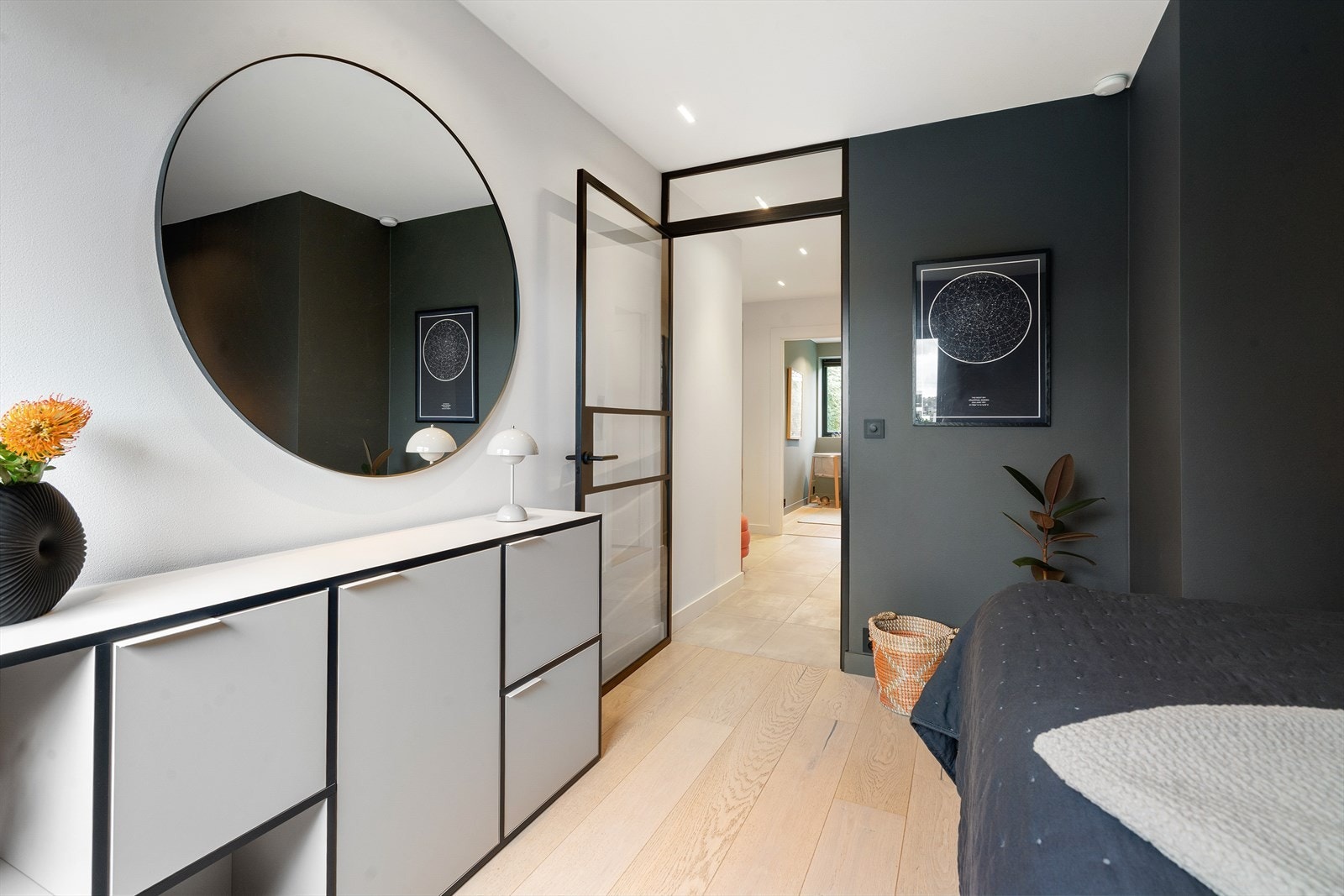 Rommet kan enkelt innredes med skap eller kommode dersom man ønsker det. Galleribilde