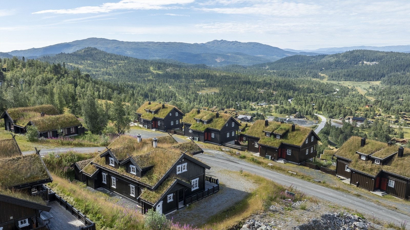 Fritidseiendom med optimal beliggenhet like ved slalåmbakken, maksimalt vestvendt med meget gode utsikts- og solforhold Galleribilde