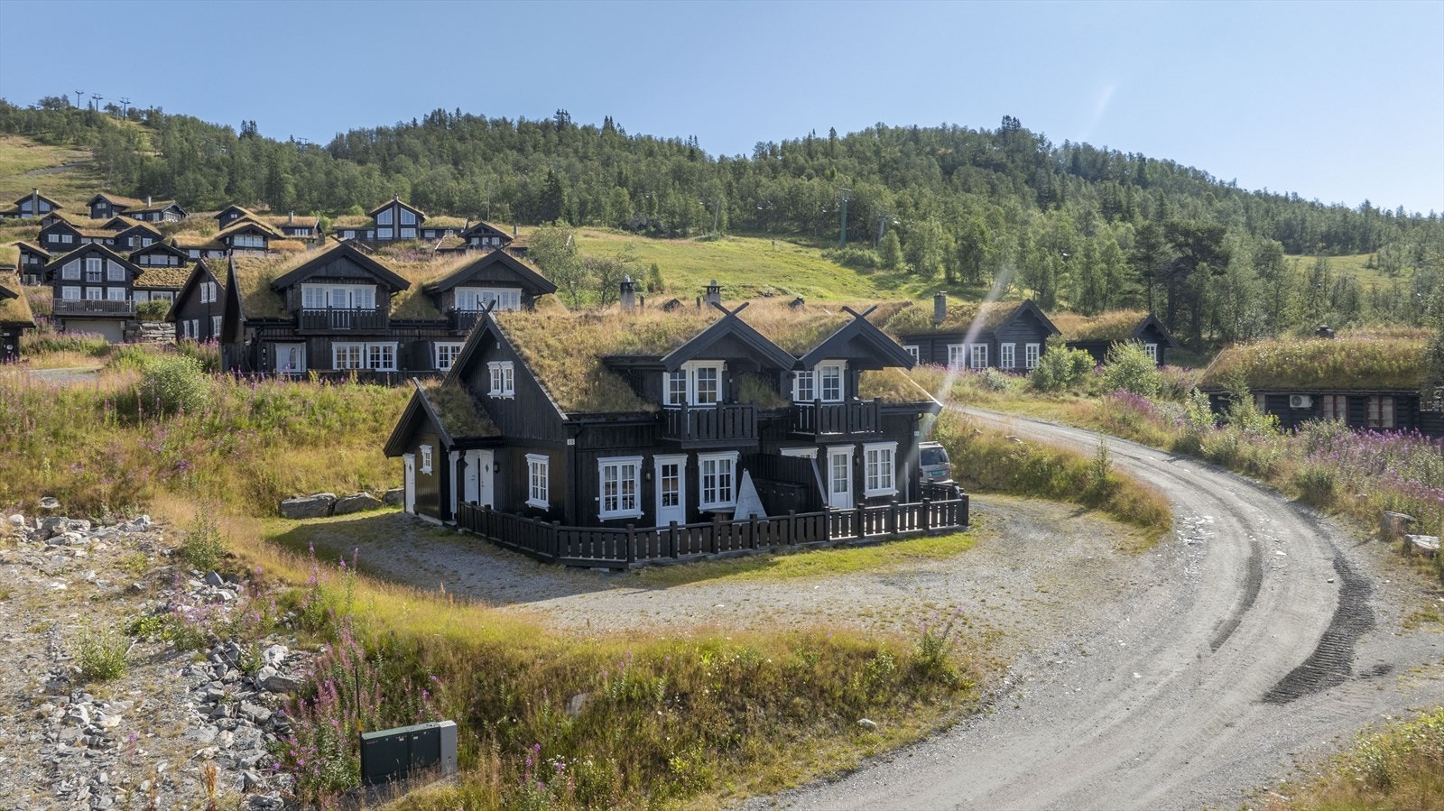 Vidsyn ved Rauland Skisenter - Fritidseiendom midt i slalombakken - Utsikt og sol - Ski inn/ut Galleribilde