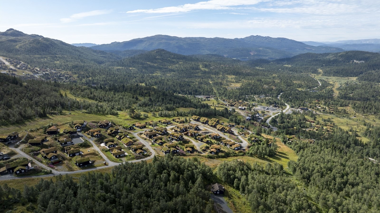 Feltet Vidsyn er omkranset av alpinbakken på begge sider Galleribilde