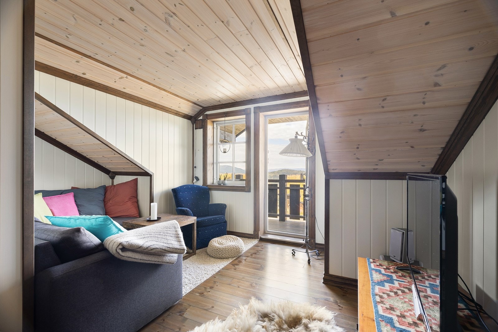 Lofstue med utgang balkong. Galleribilde