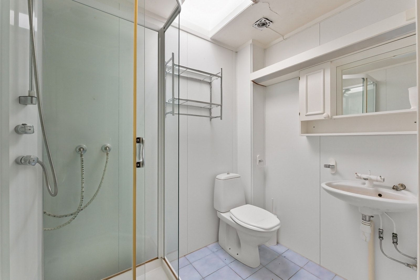 Eldre bad ved soverom nr. 5 og nr. 6. Galleribilde