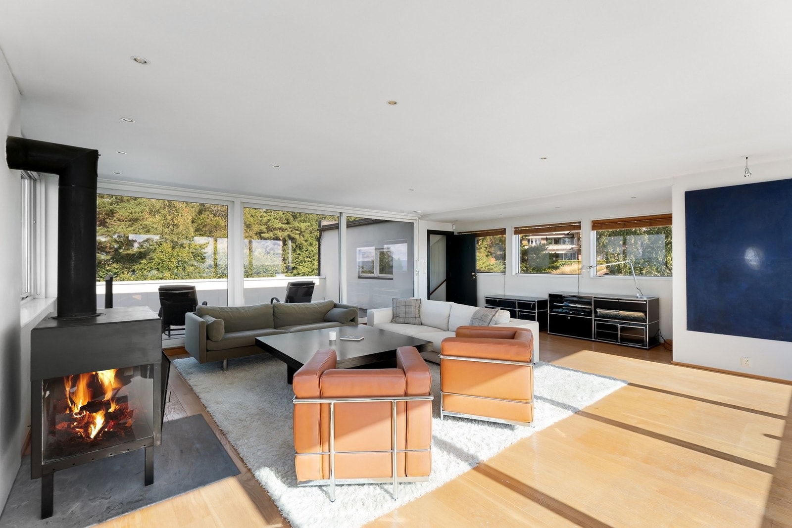 Det er satt inn peis i 2. etasje. Galleribilde