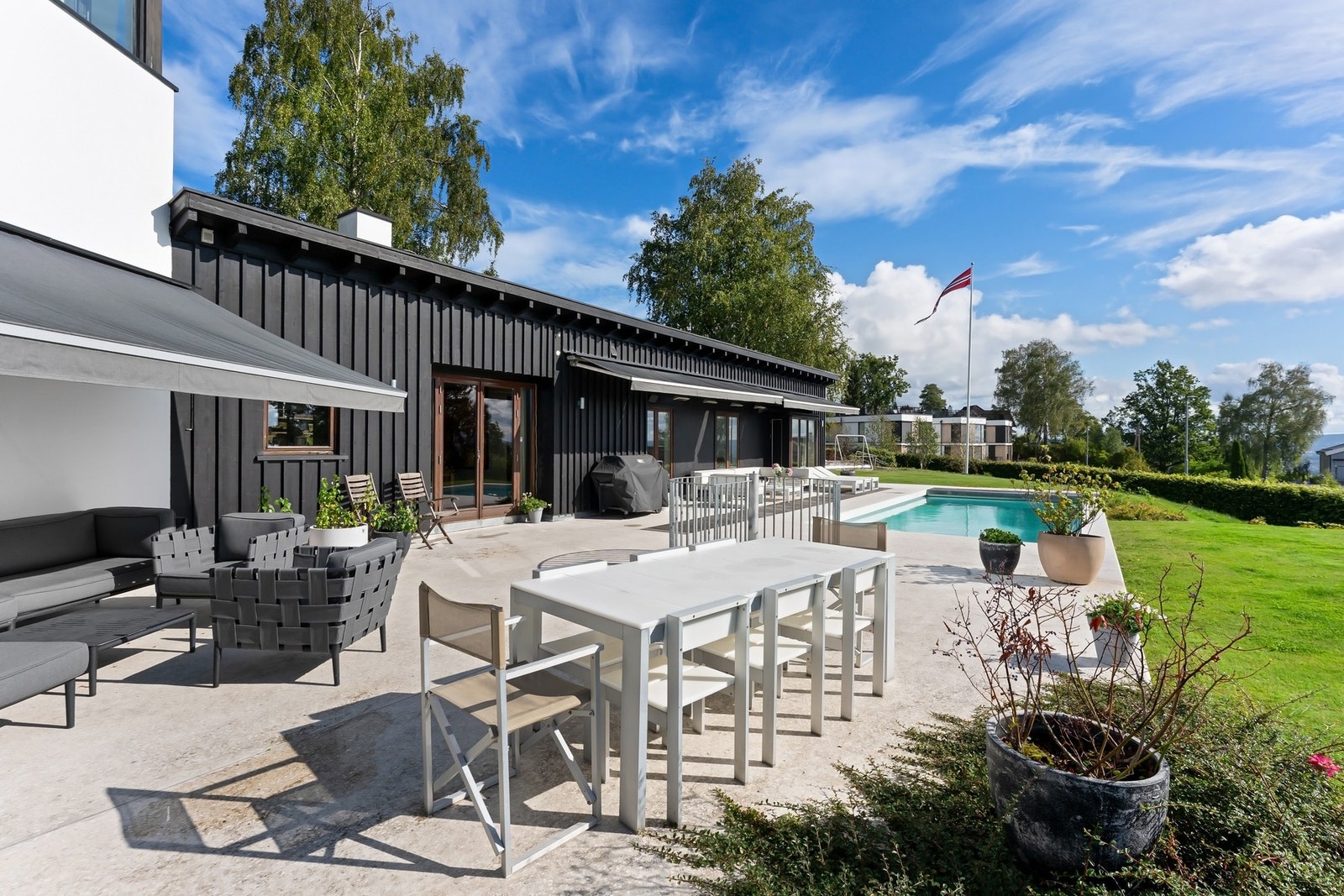 Her er alt tilrettelagt for sosiale sammenkomster med god boltreplass for liten og stor. Galleribilde