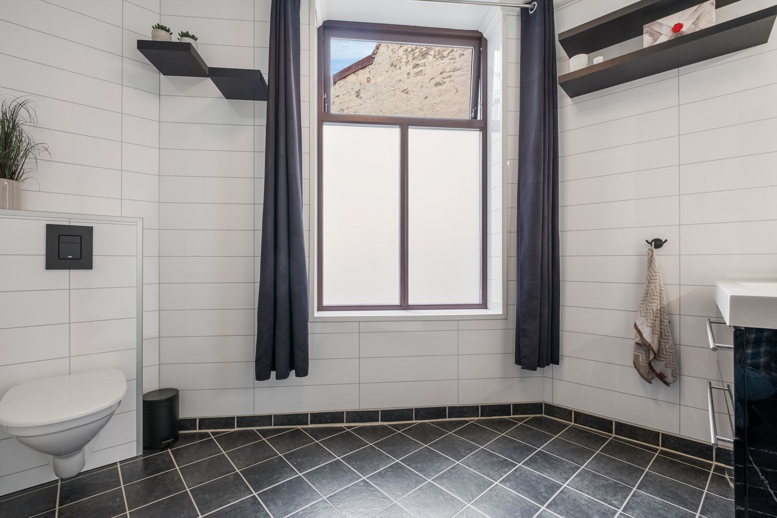 Romslig og pent bad fra 2015 Galleribilde