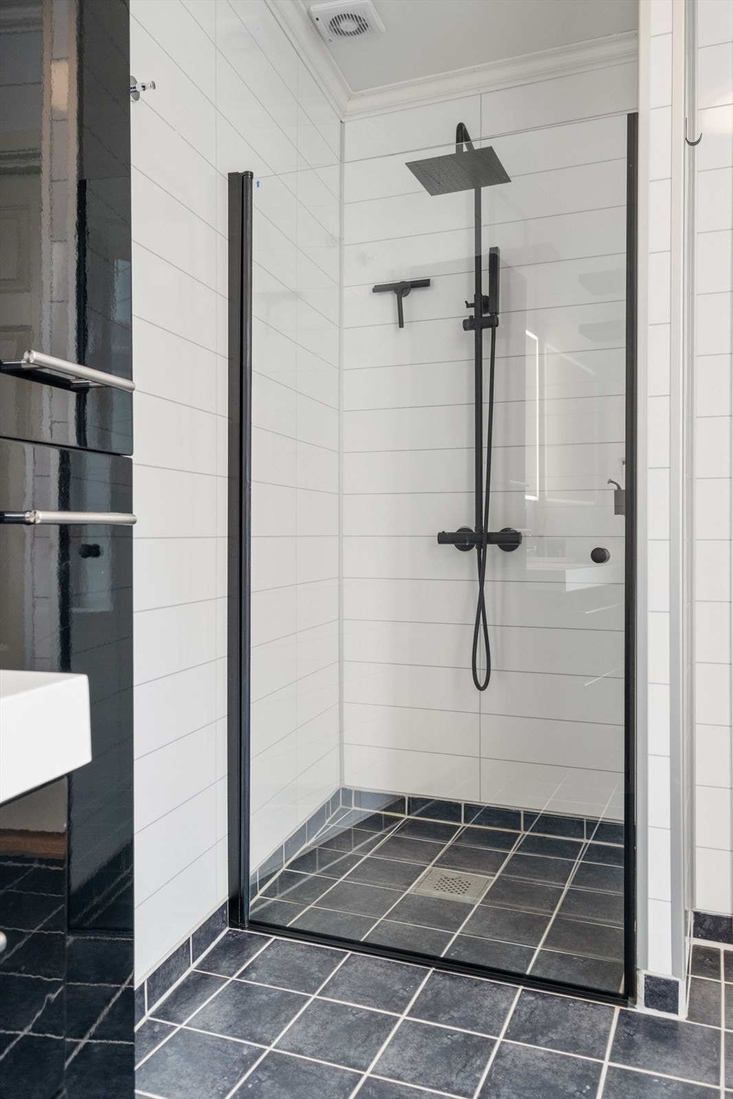 Romslig og pent bad fra 2015 Galleribilde