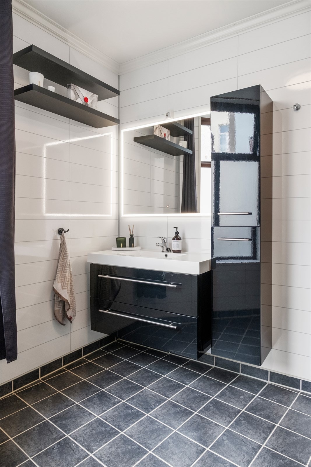 Romslig og pent bad fra 2015 Galleribilde