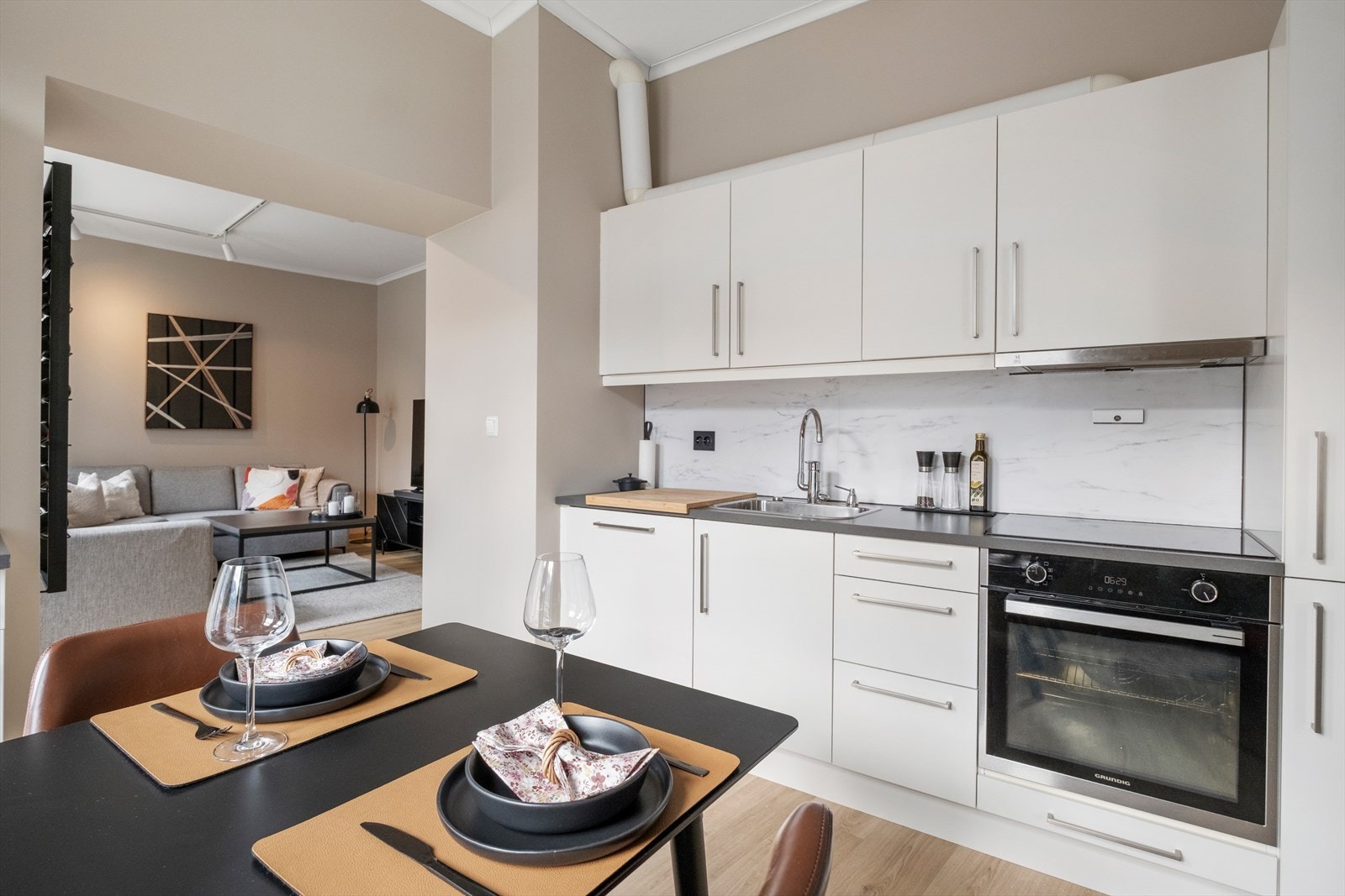 Meget pent og tidløst kjøkken fra HTH. Galleribilde