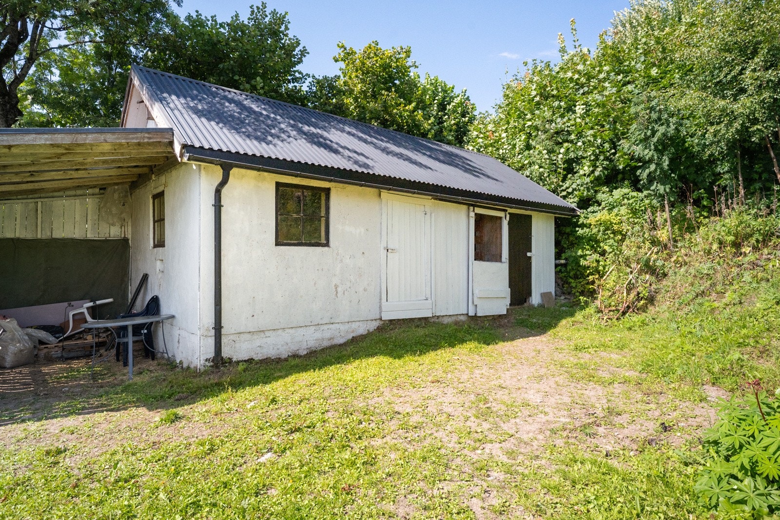 Uthus/stall Galleribilde