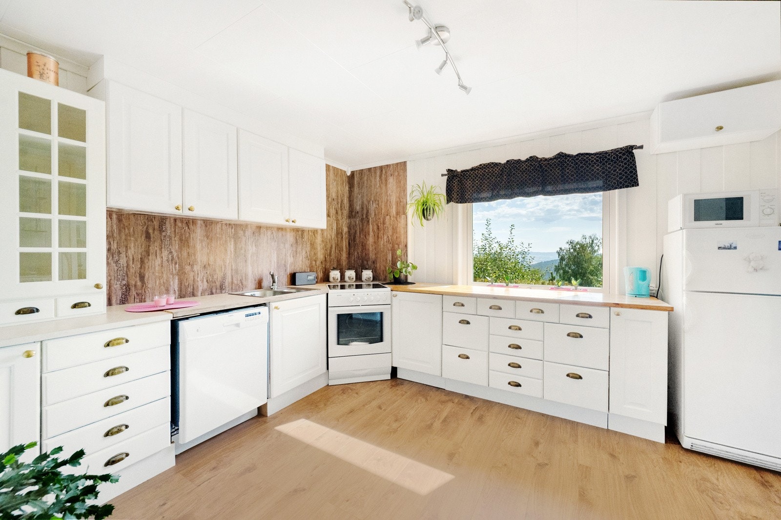 Romslig kjøkken Galleribilde