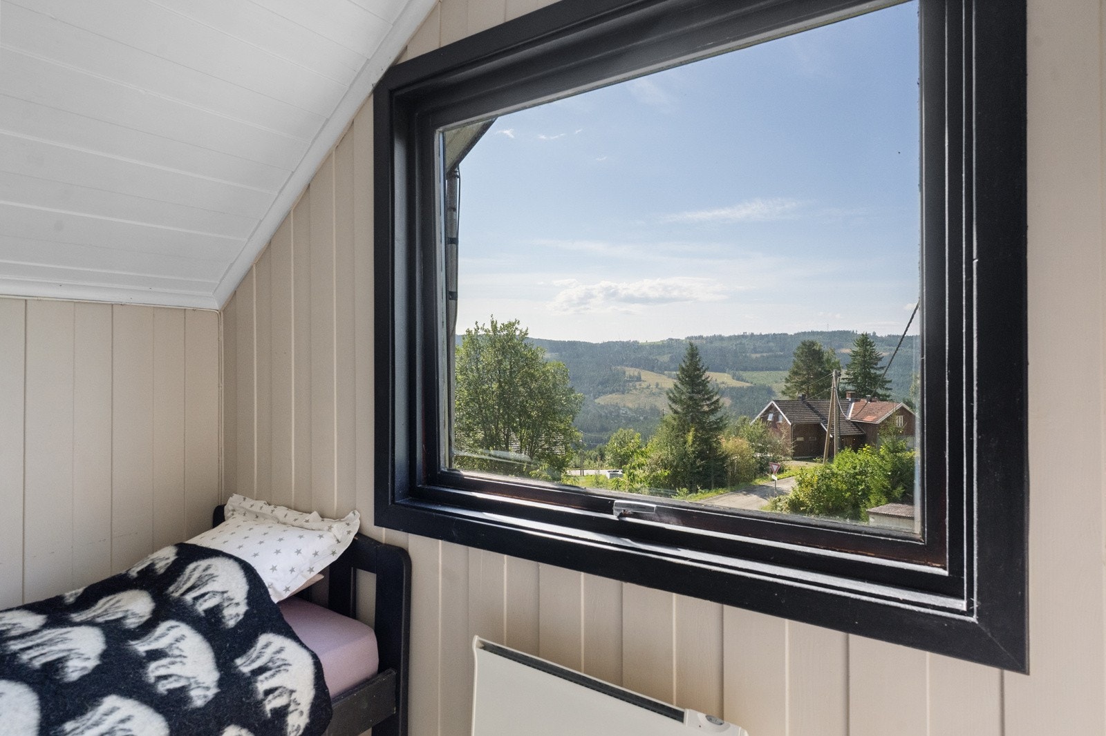 Flott utsikt fra fra soverom i 2.etg. Galleribilde