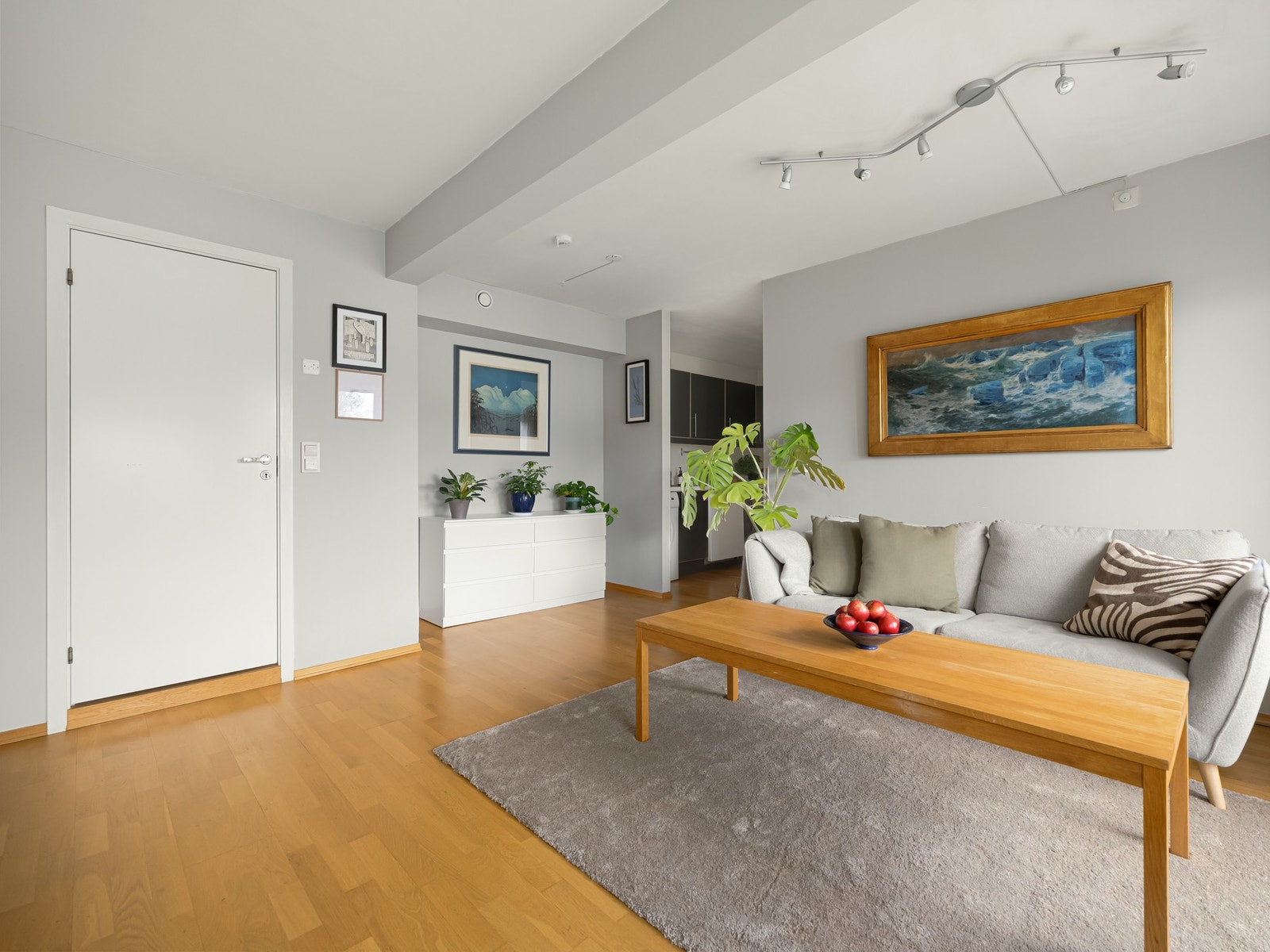 Det er verdt å nevne at både internett (1000 Mbps) og varmtvann er inkludert i månedlige felleskostnader. Galleribilde