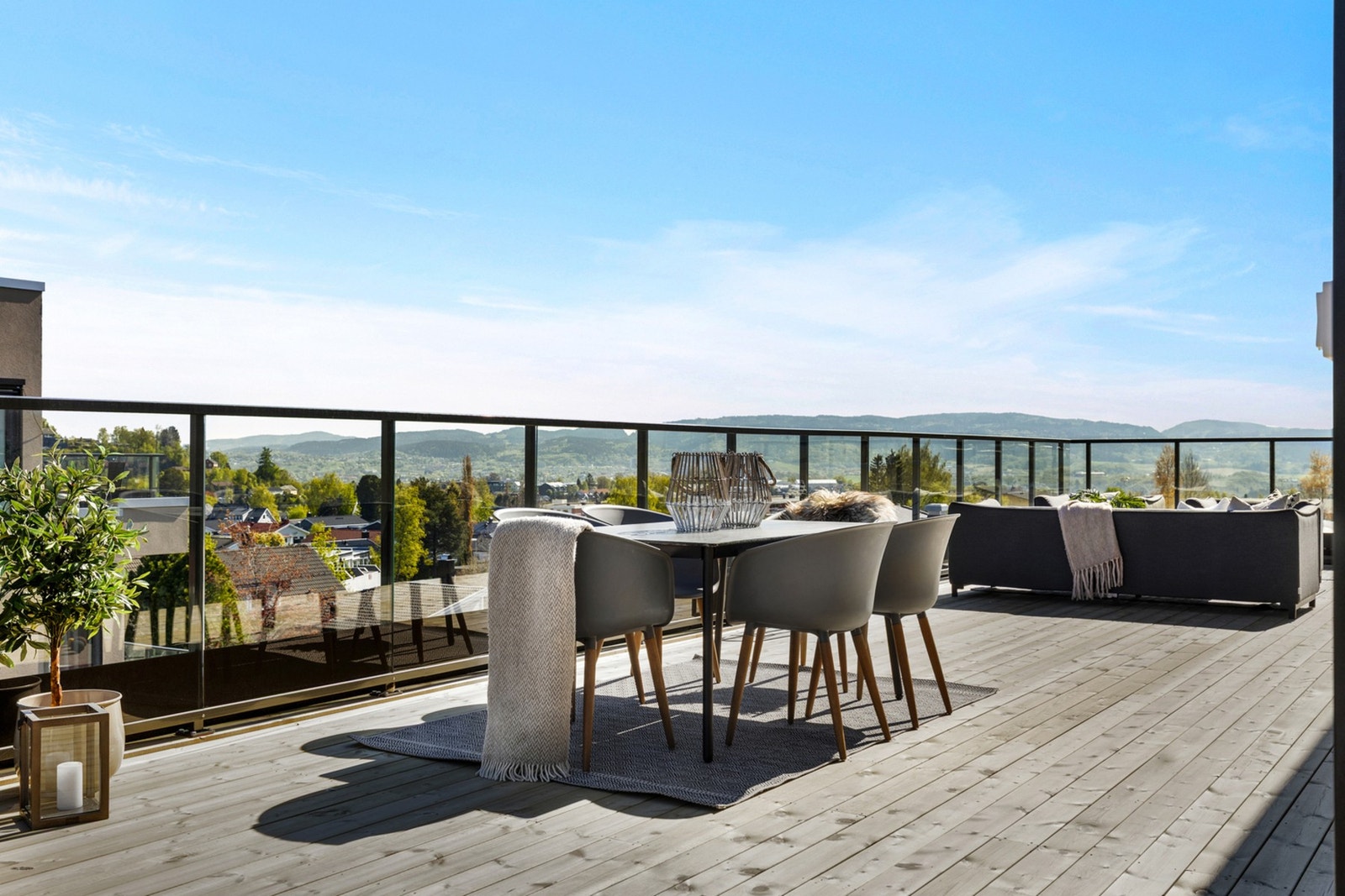 TAKTERRASSE | Her kan du nyte sene sommerkvelder med venner og familie Galleribilde