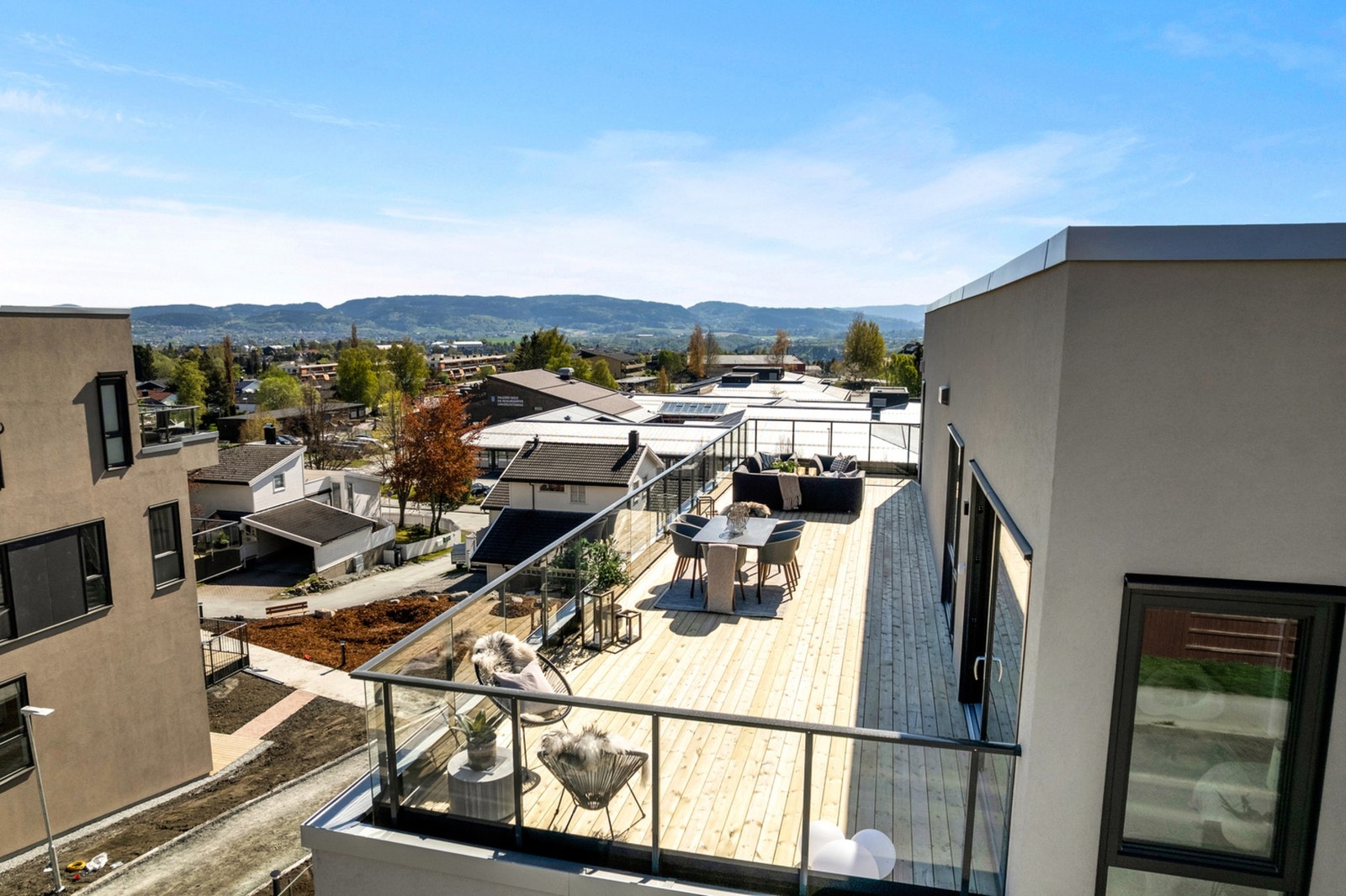 TAKTERRASSE Galleribilde