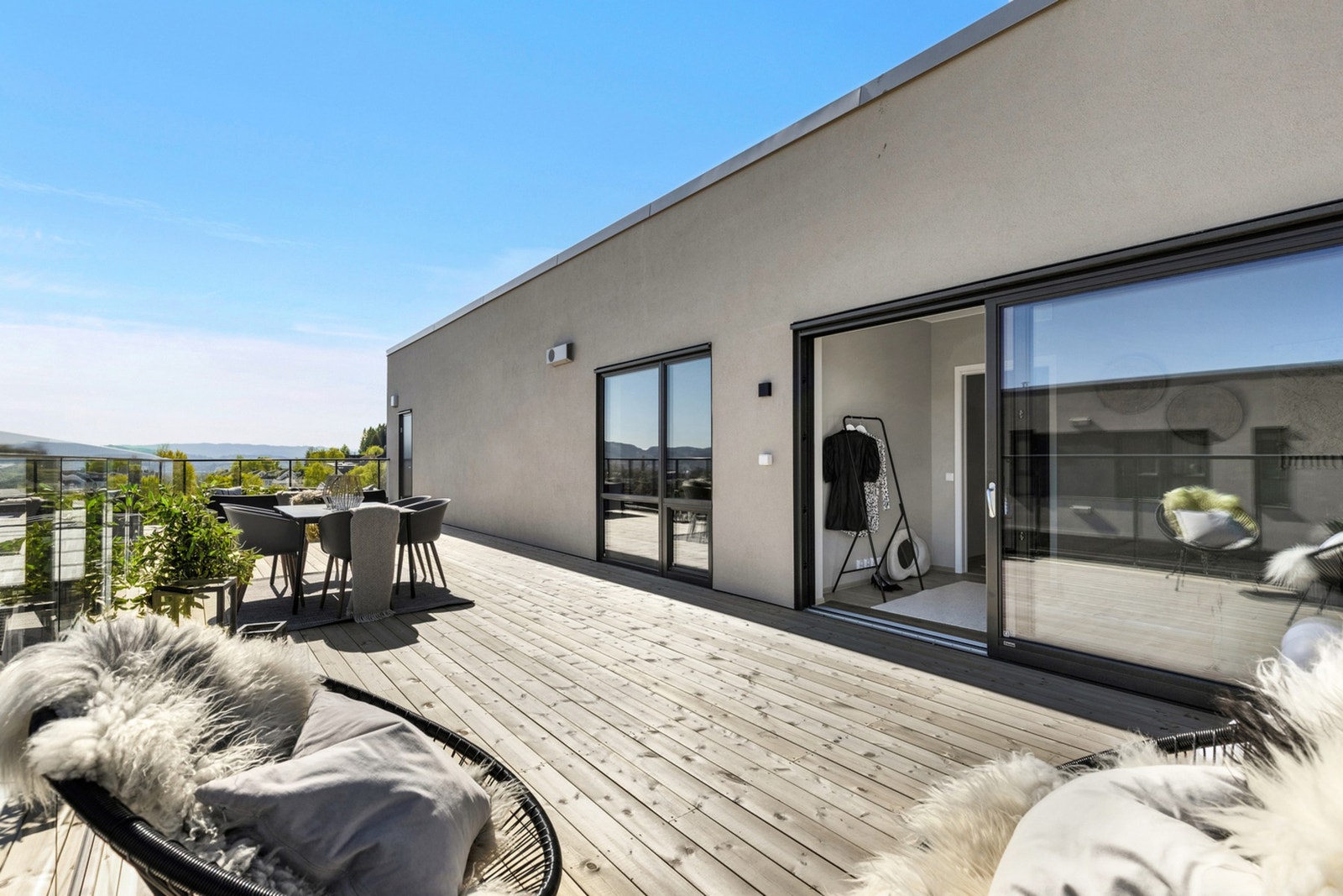 TAKTERRASSE | Her kan du nyte sene sommerkvelder med venner og familie Galleribilde