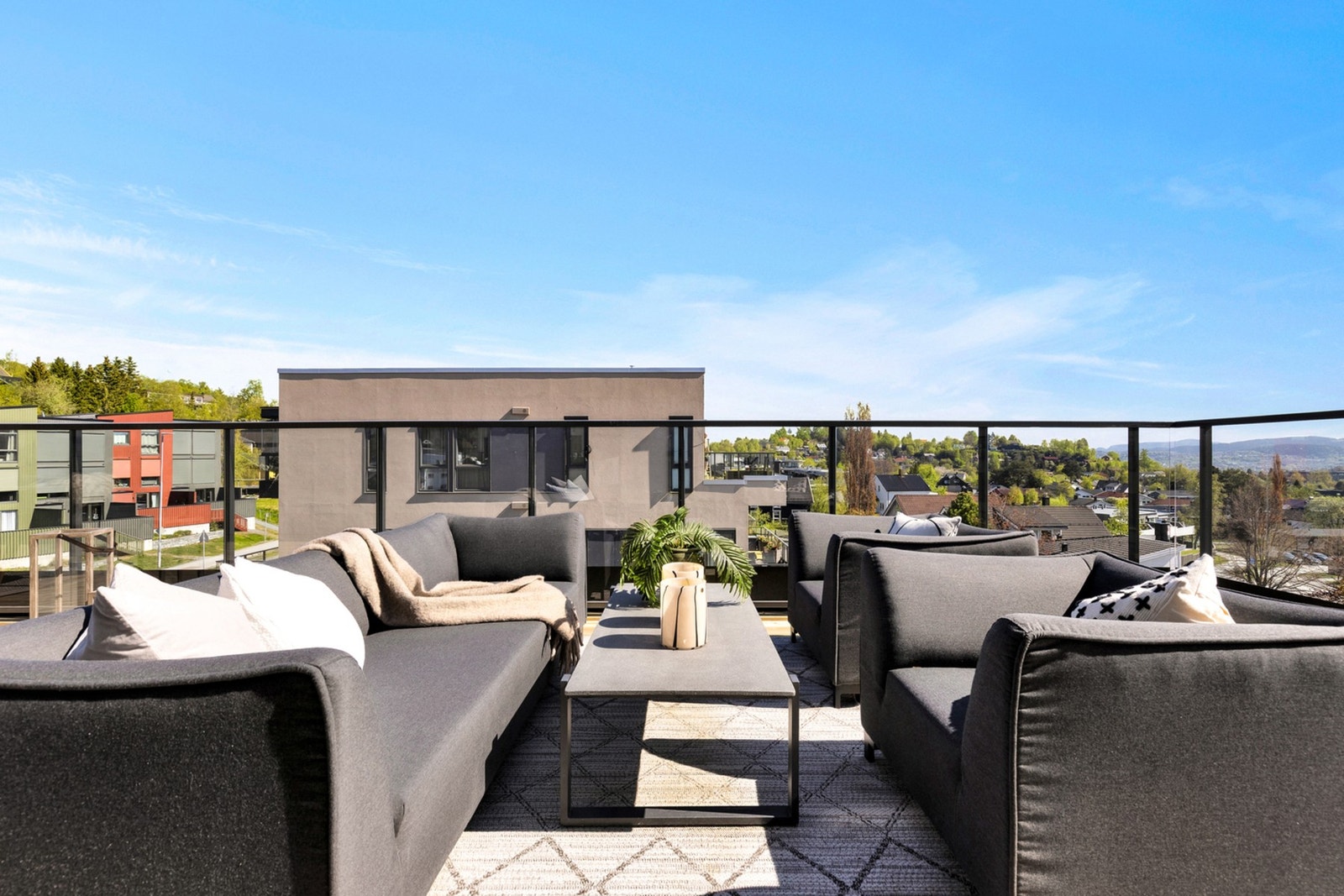 TAKTERRASSE Galleribilde