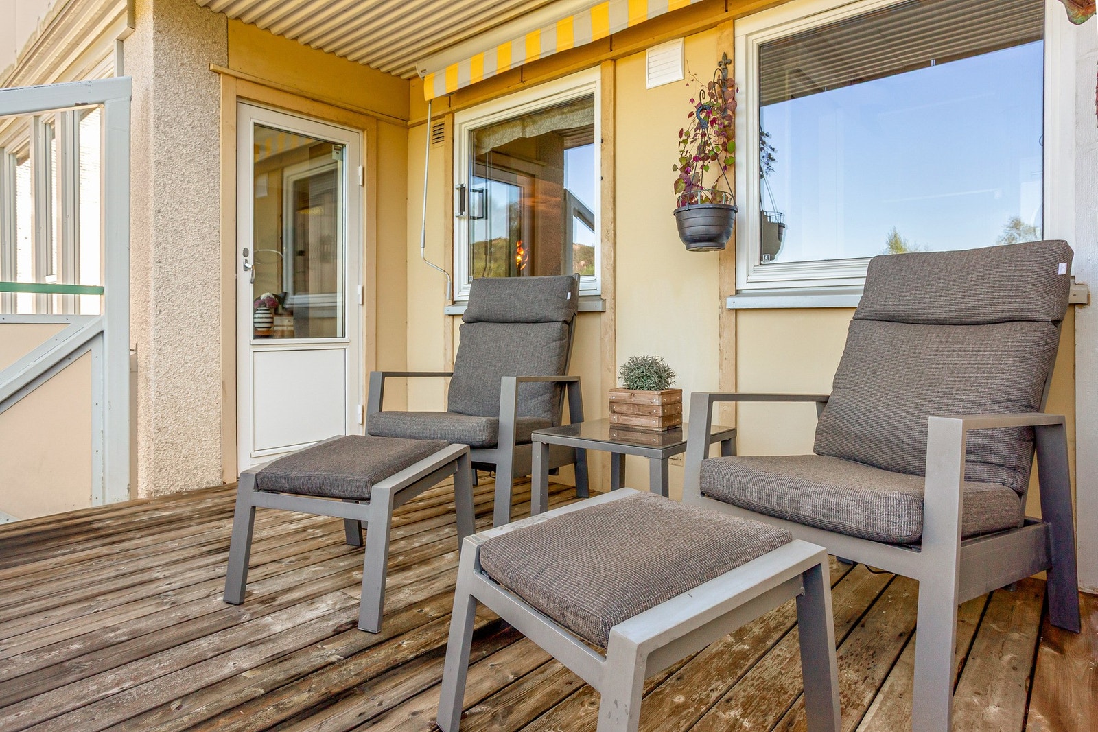 Sikthaugen 8 presenteres av EIE Eiendomsmegling ved Marius Undheim Helvik. Galleribilde