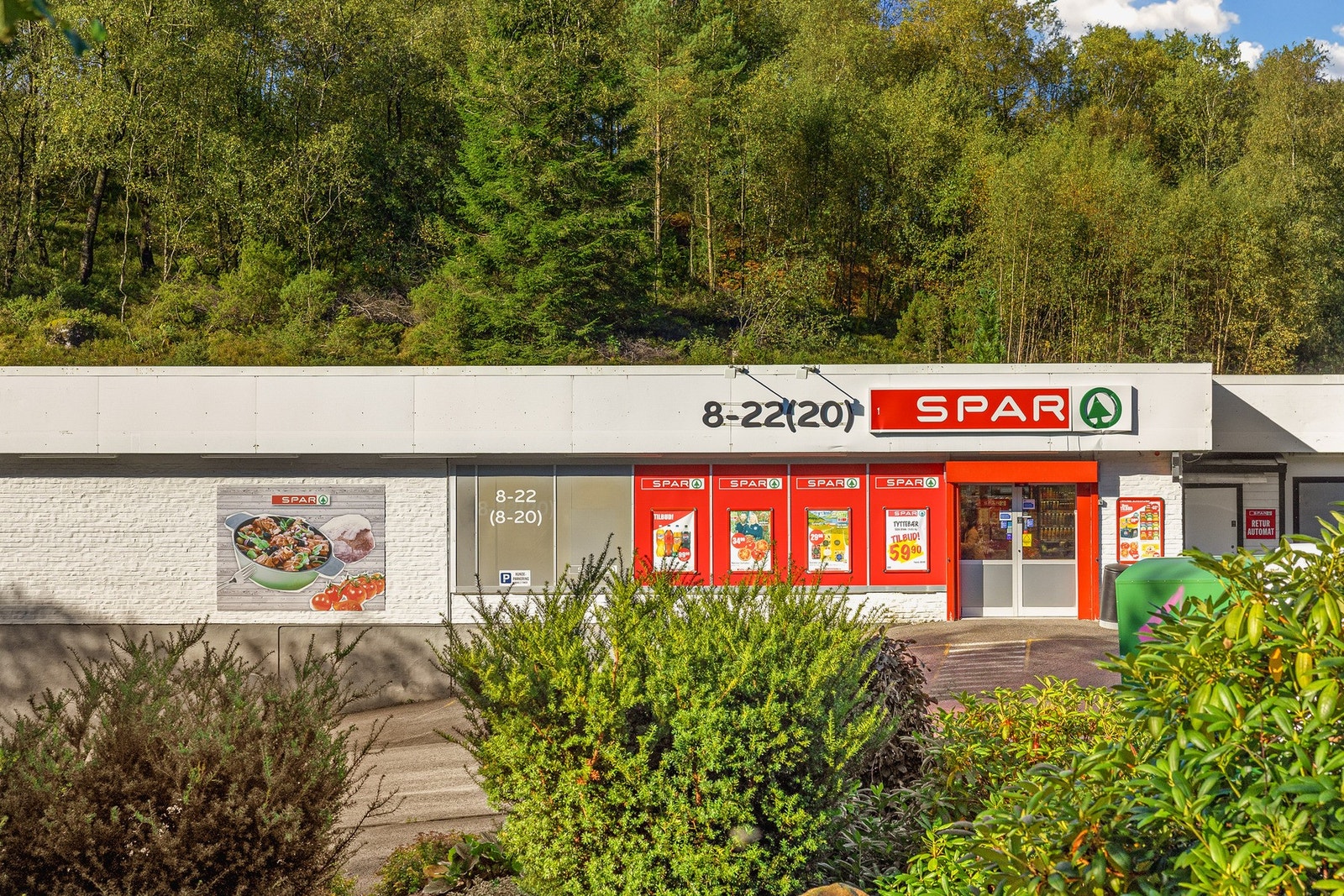 Nærmeste dagligvarebutikk er innenfor 2 min gange. Galleribilde