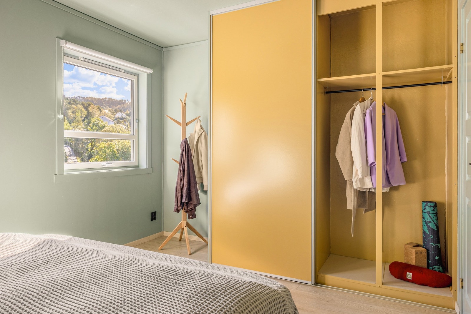 Sikthaugen 8 presenteres av EIE Eiendomsmegling ved Marius Undheim Helvik. Galleribilde