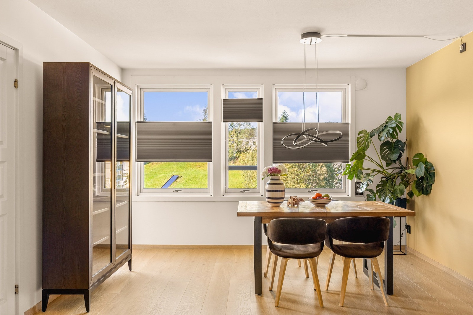 Her kan sene middager nytes med utsikt mot grøntområder. Galleribilde