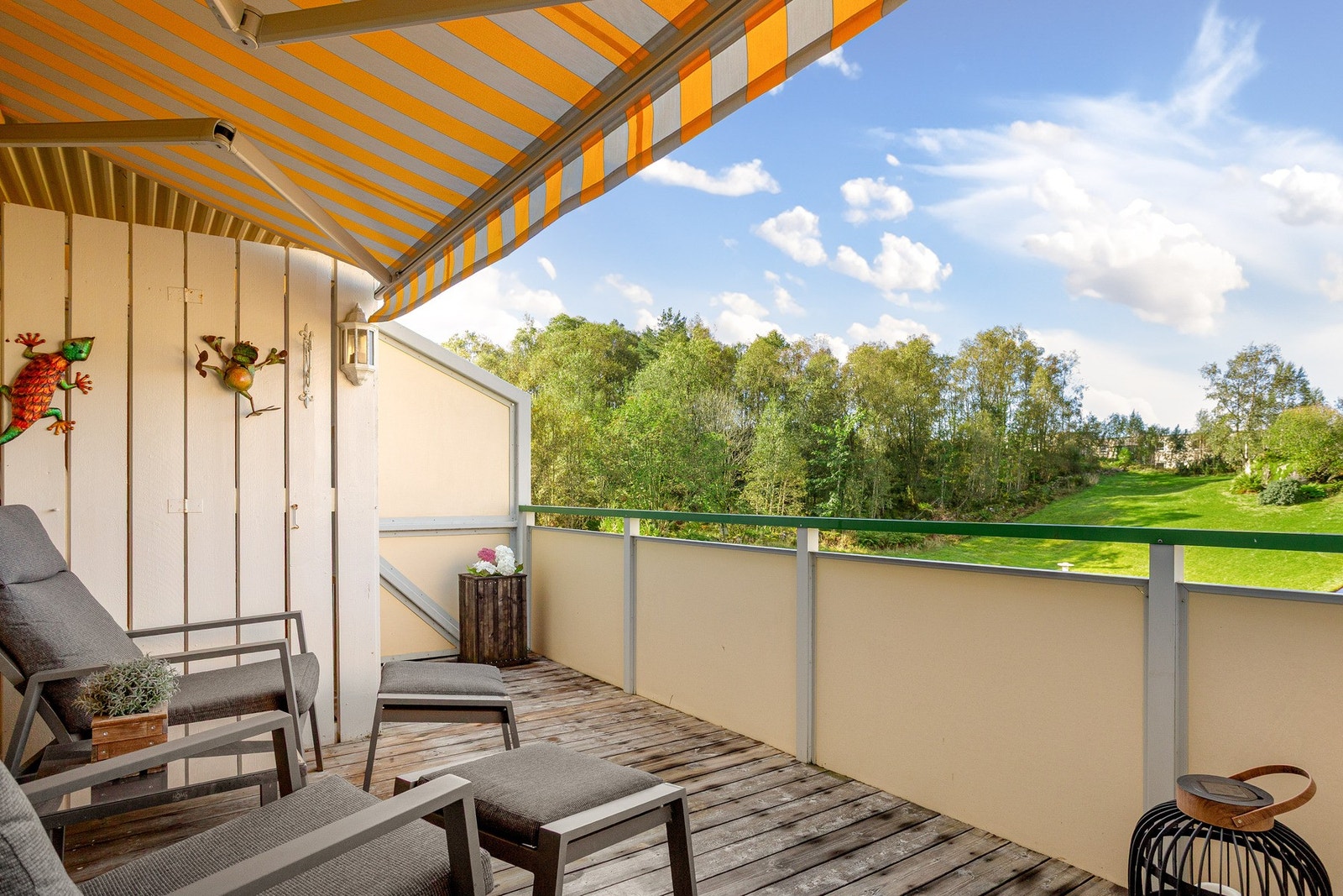 God plass til å innrede med spisebord og grill, dersom det er ønskelig. Galleribilde