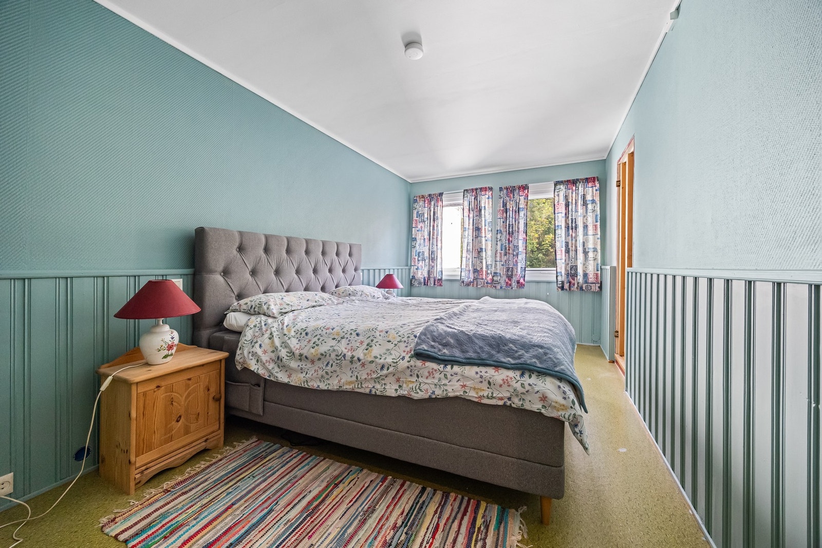 Det er to soverom, begge i plassert i andre etasje. Galleribilde