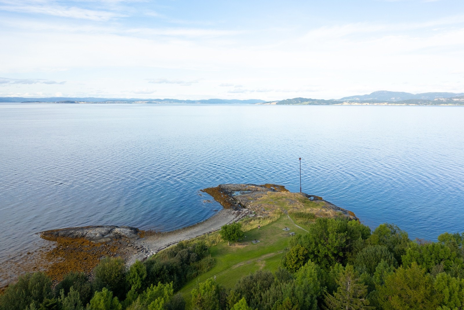 Kort vei til Vikhammerløkka. Perfekt på de flotte soldagene. Galleribilde