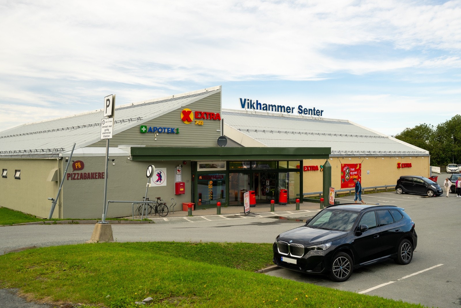 På Vikhammeresenteret har du blant annet Coop og apotek Galleribilde