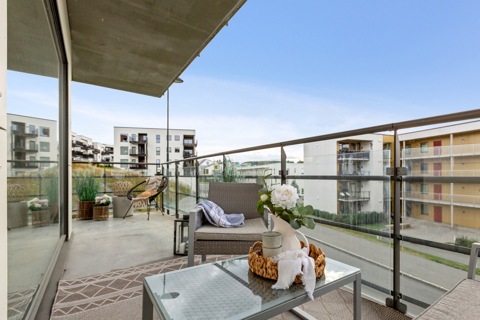 Balkongen er på hele 14,3 kvm. Galleribilde