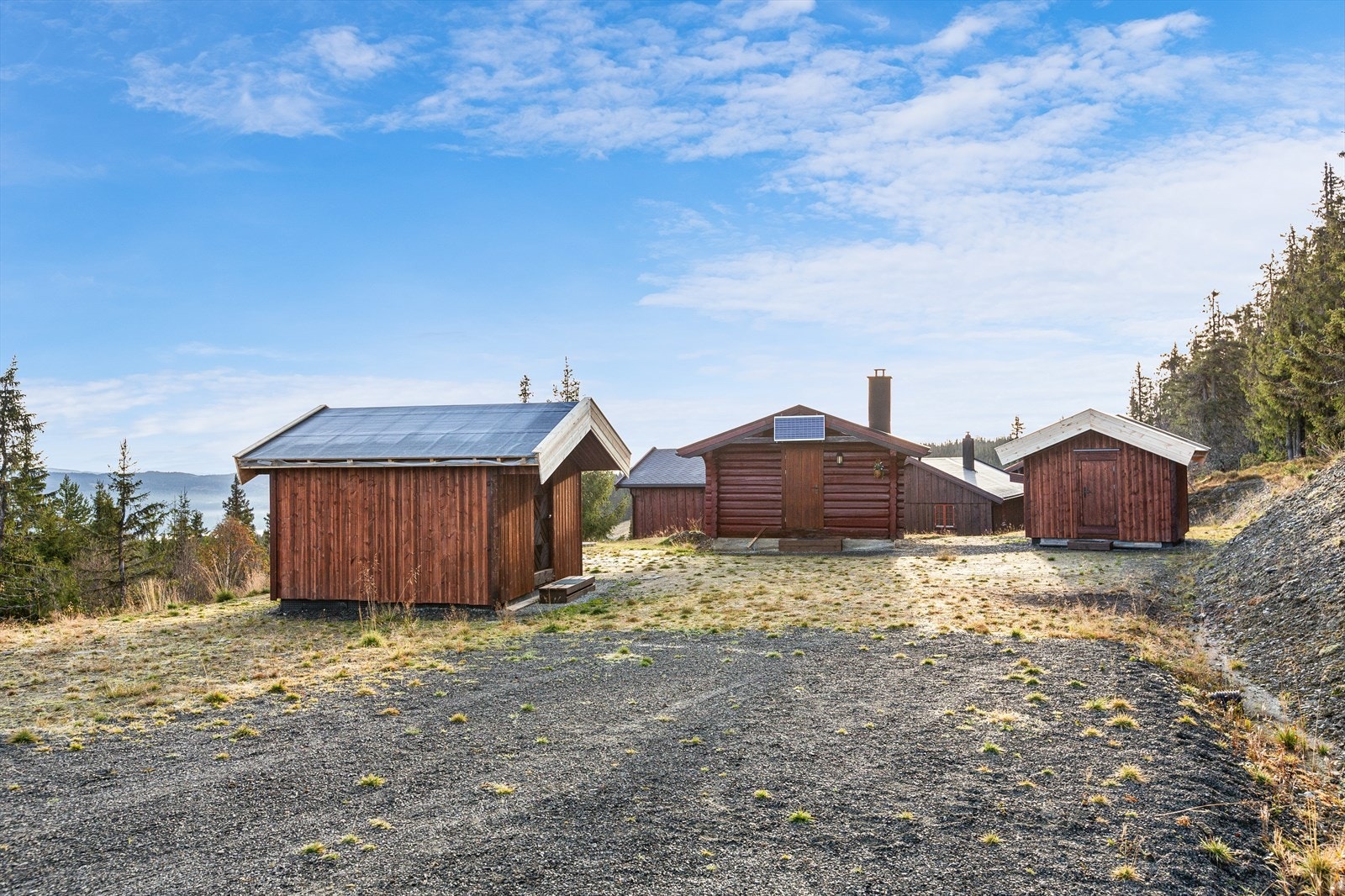 Det er ca. 20 km til Leira med golfbane i Vestringsbygda Galleribilde