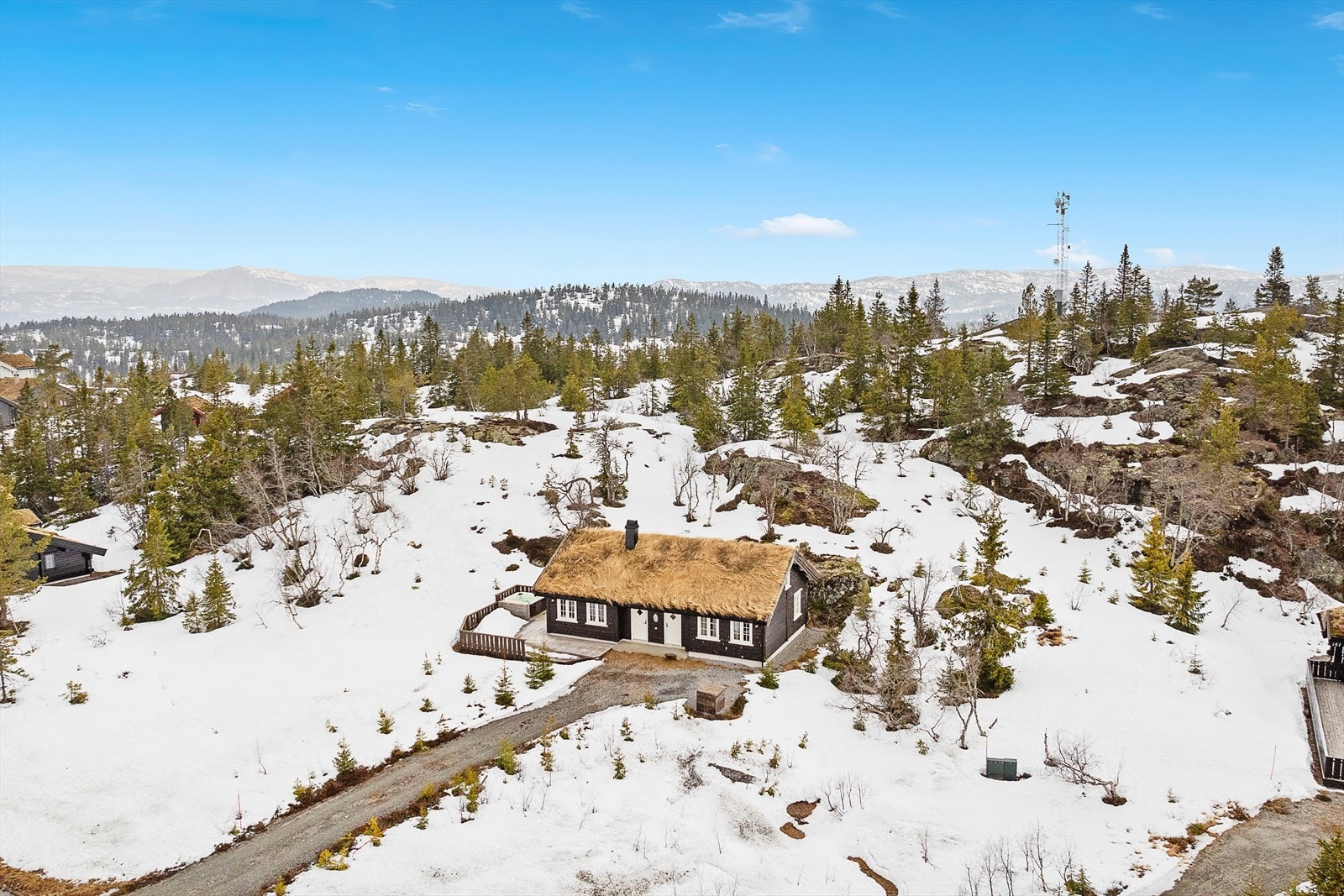 Ønsker du visning? Ta kontakt med eiendomsmegler Guro Hana, på tlf.9425 4652, for nærmere avtale. Galleribilde