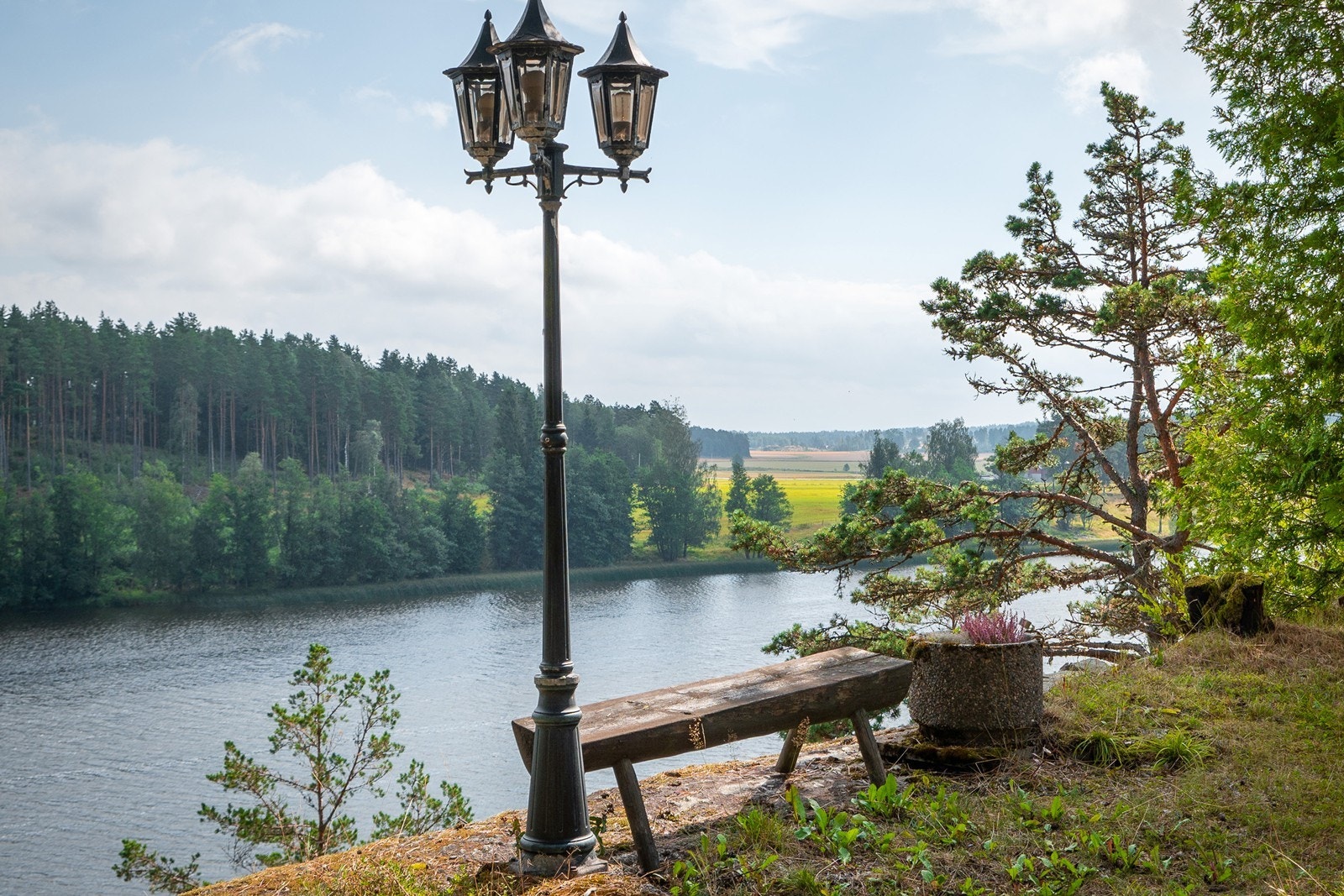 Fra hytta er det kort vei ned til Lødengfjorden og Vansjø. Galleribilde