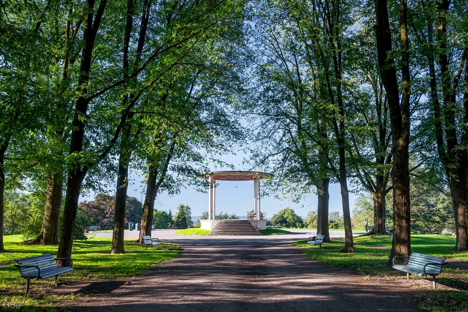 Det er flere flotte parker i området, som Torshovparken, Torshovdalen og Akerselva. Galleribilde