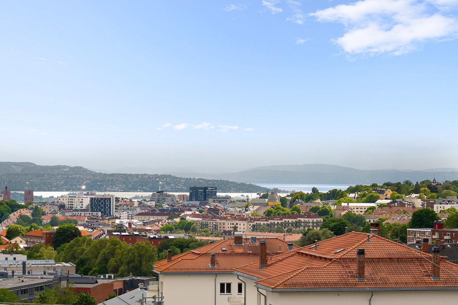 Jon-Kristian Krybelsrud v/ Privatmegleren har gleden av å ønske velkommen til hyggelig visning i Brochmanns gate 7. Galleribilde