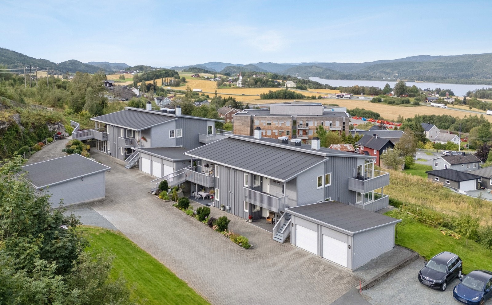 Her bor du i et rolig og veletablert sameiet. Galleribilde