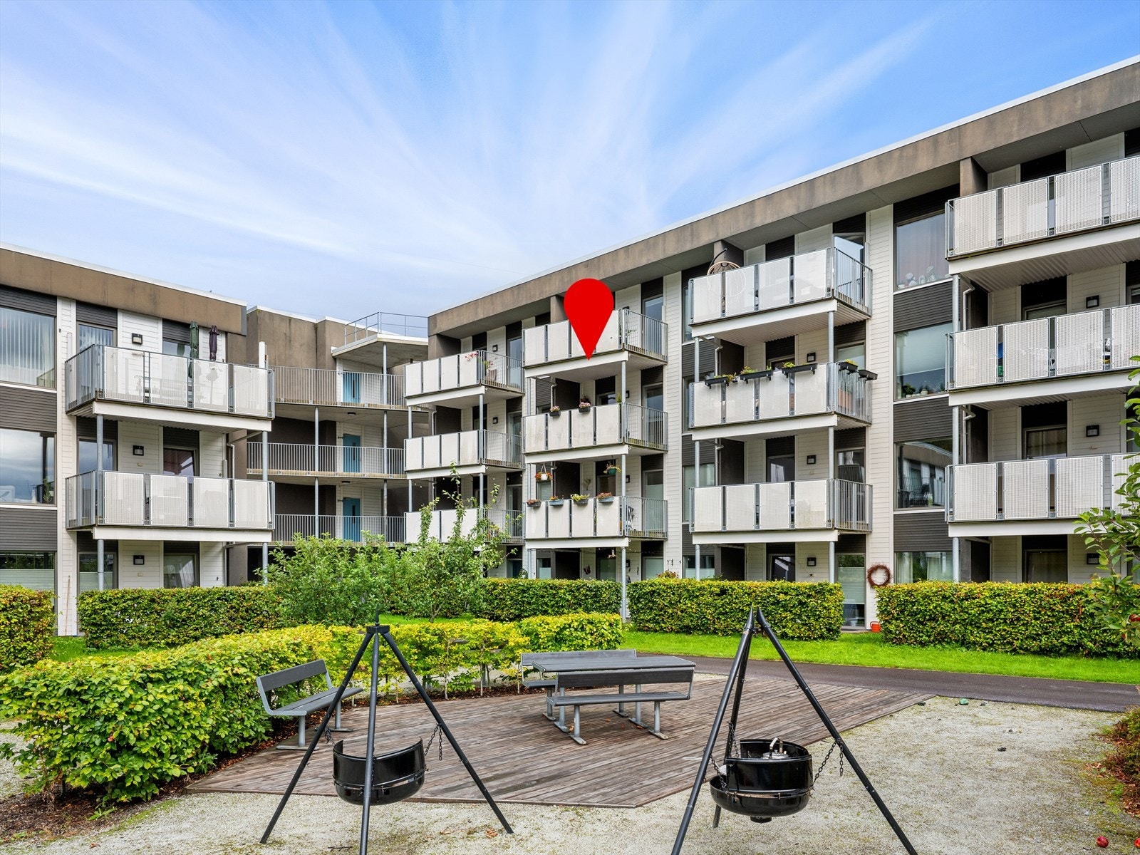 Leiligheten ligger i et etablert, attraktivt og rolig område på Håbafjell. Galleribilde