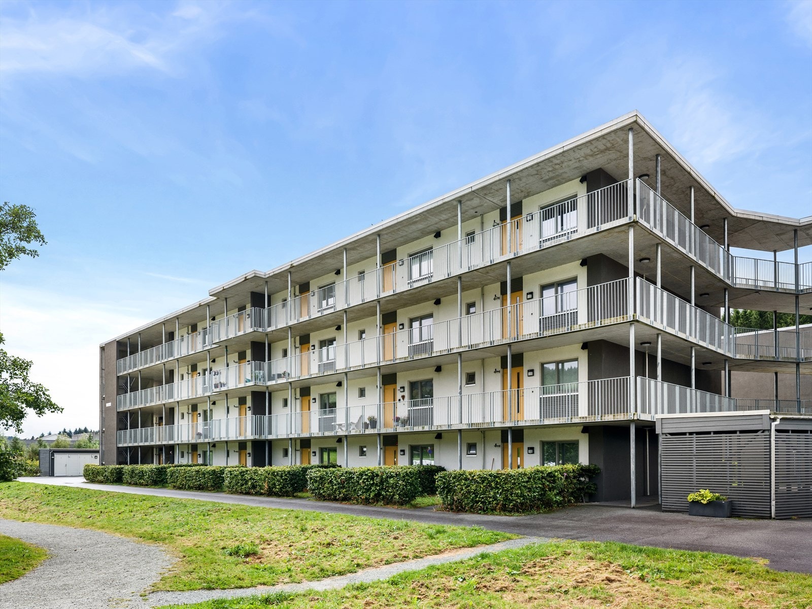 Utvendig bod - heis i bygget Galleribilde