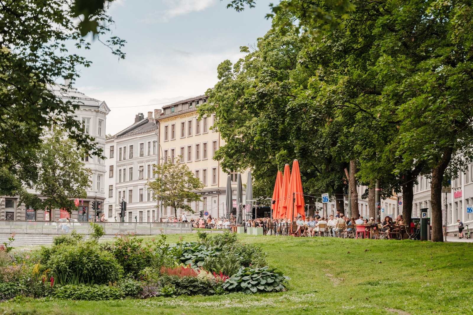 Uteserveringen på Kiellands plass er svært populær på sommerstid. Galleribilde