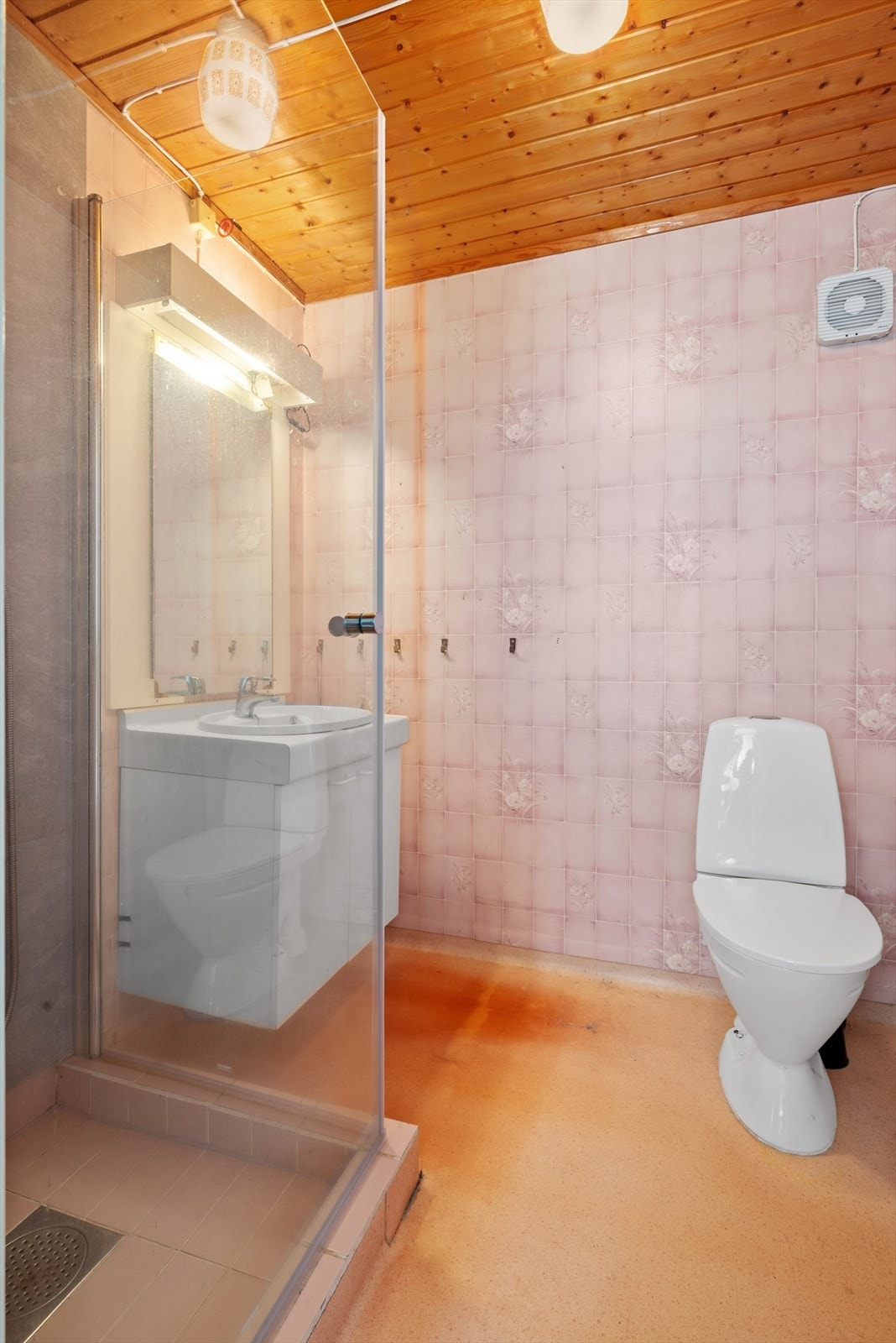 Badet er på 3,7 kvm Galleribilde