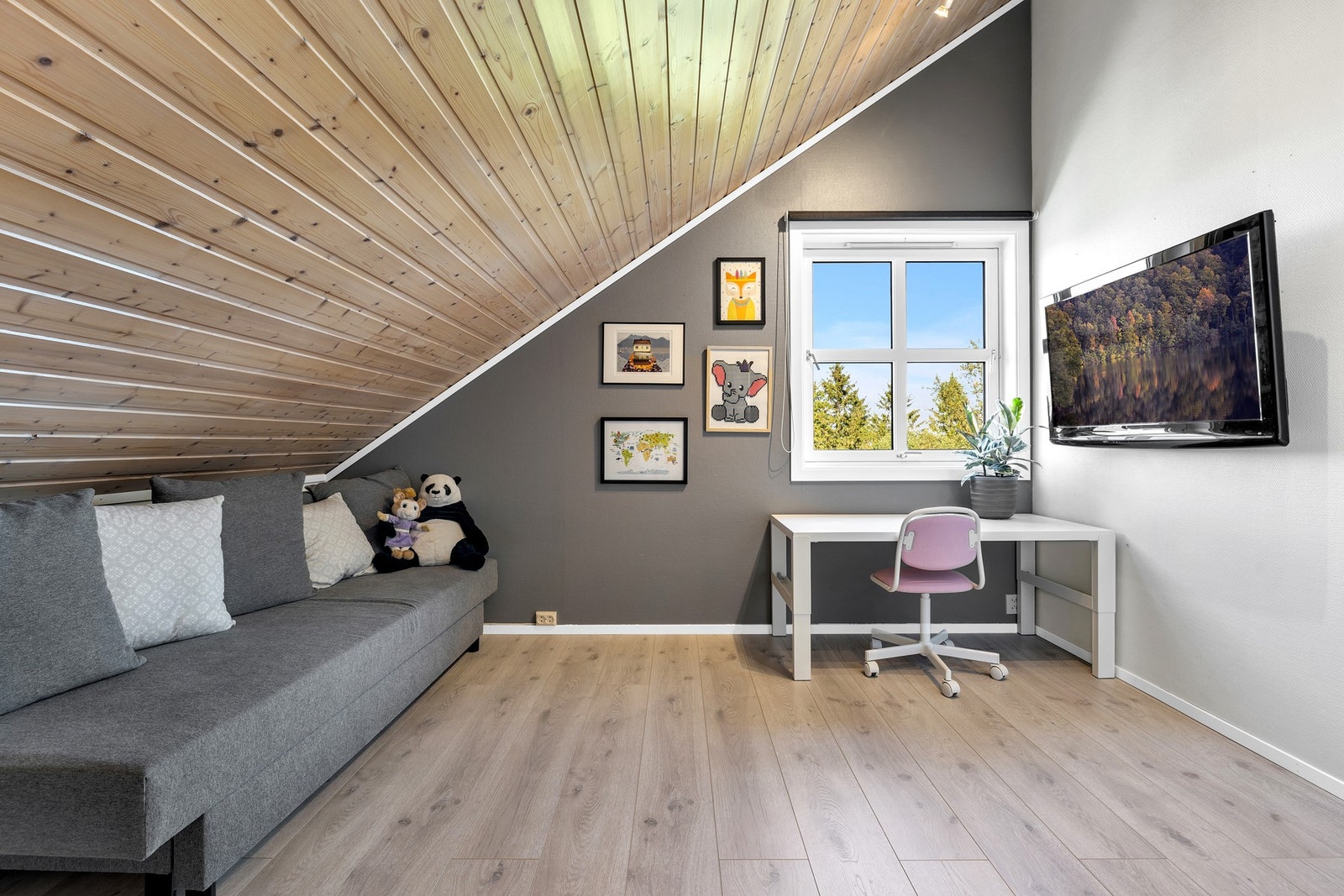 Det ble lagt nytt gulv og malt vegger i 2023. Galleribilde