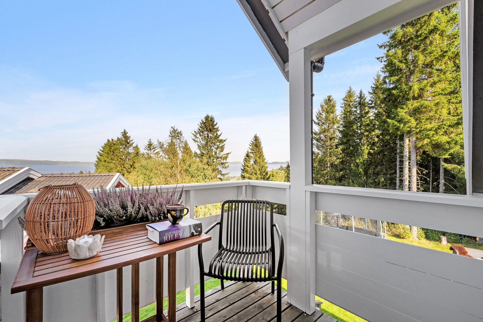 I tilknytning til soverommet har du en luftebalkong med fantastisk utsikt. Galleribilde