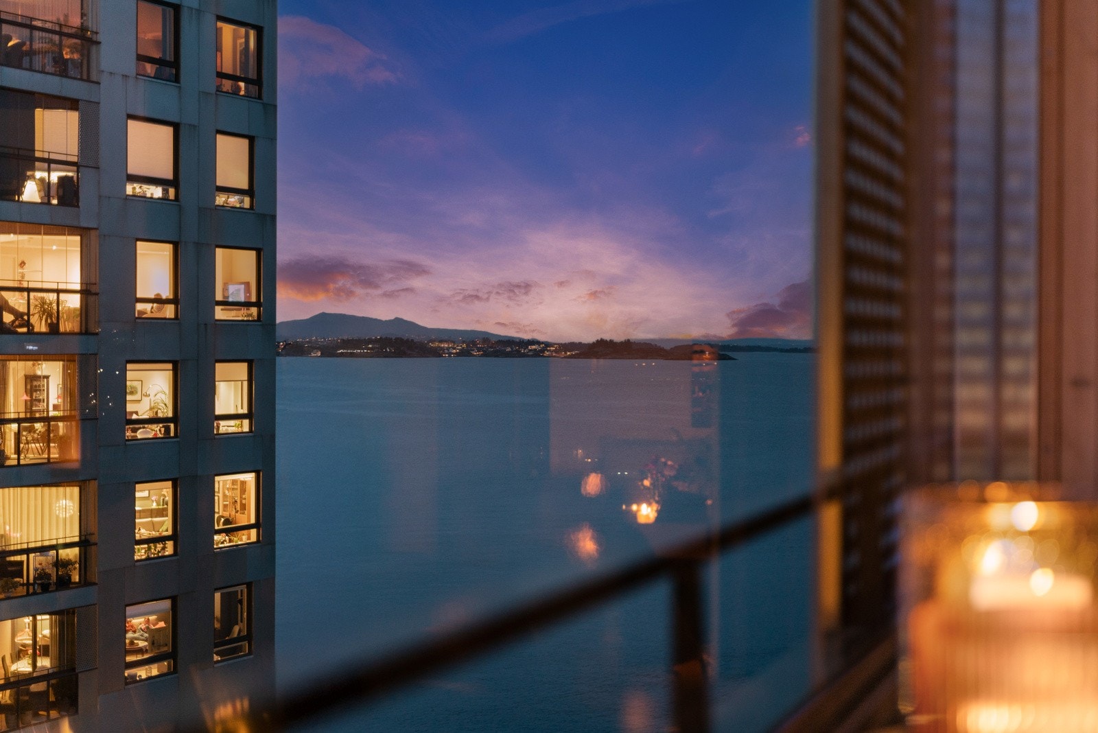 Utsikt om kvelden. Galleribilde