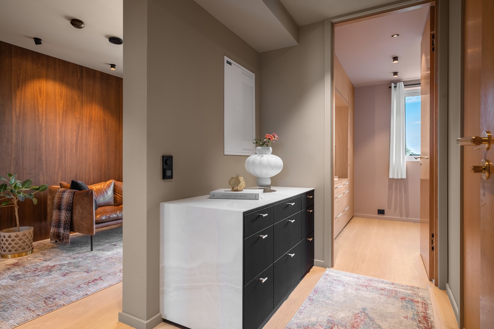 I 1.Etasje finner du to av boligens fire soverom. Galleribilde